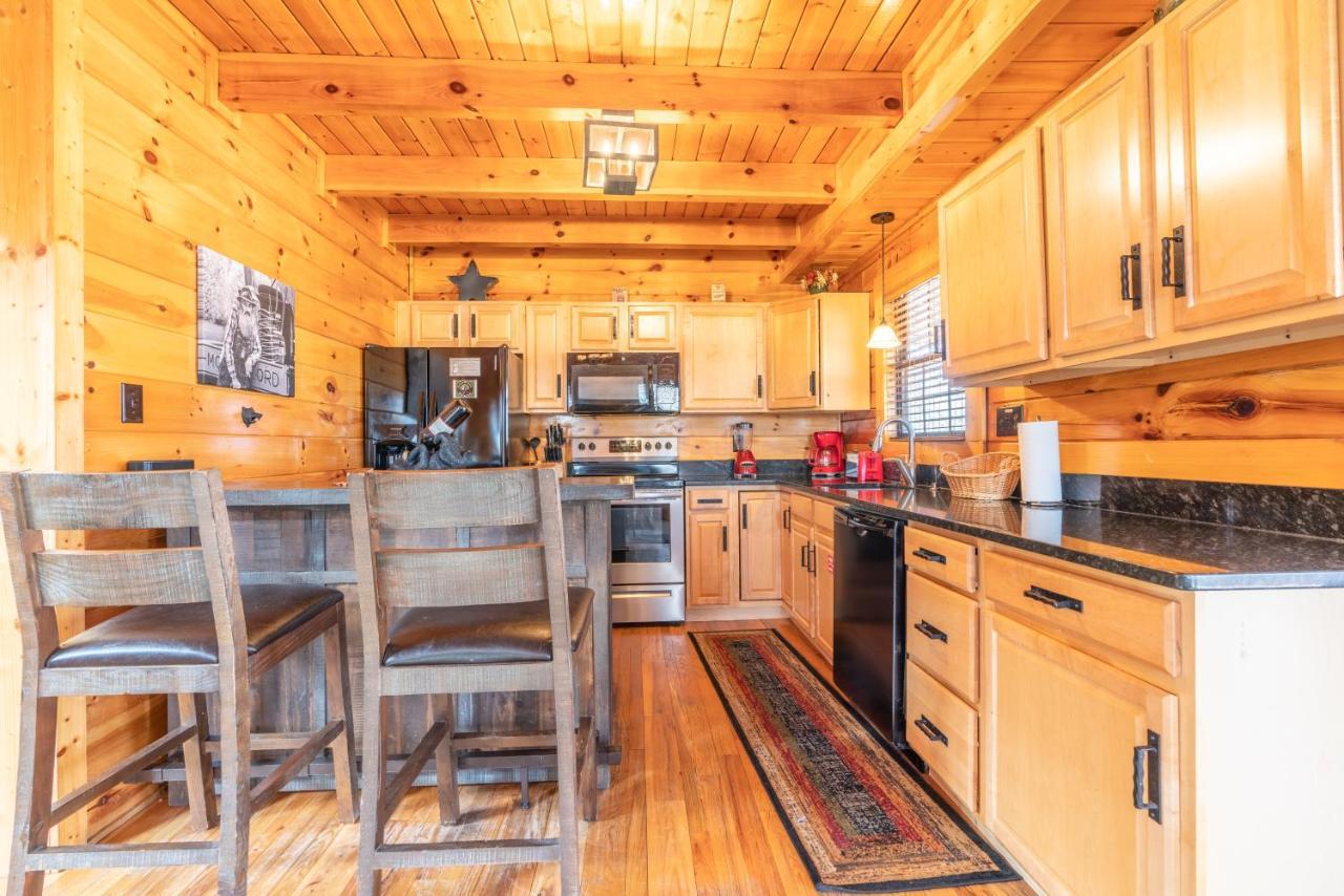 Comfort Cabin Bearway To Heaven W Private Hot Tub Pigeon Forge Exterior foto